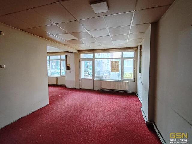 6-GÖLCÜK ÇARŞI İÇİNDE  UYGUN FİYATA KOMPLE SATILIK 3 KATLI TİCARİ BİNA